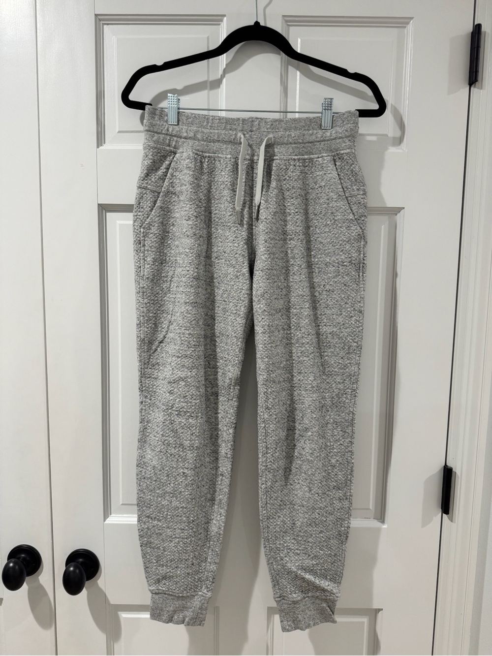 Lululemon gray joggers size 6